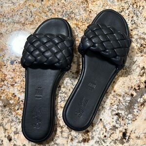 Seychelles Bellissima Sandals Black V-Leather